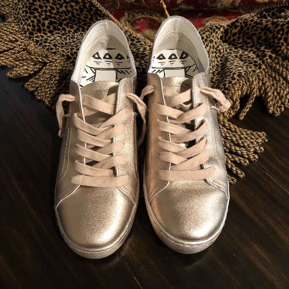 dolce vita rose gold sneakers